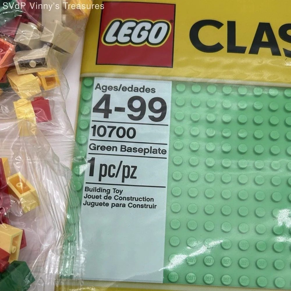 LEGO Classic Bricks Lot and 10700 Green Baseplate Building Toy